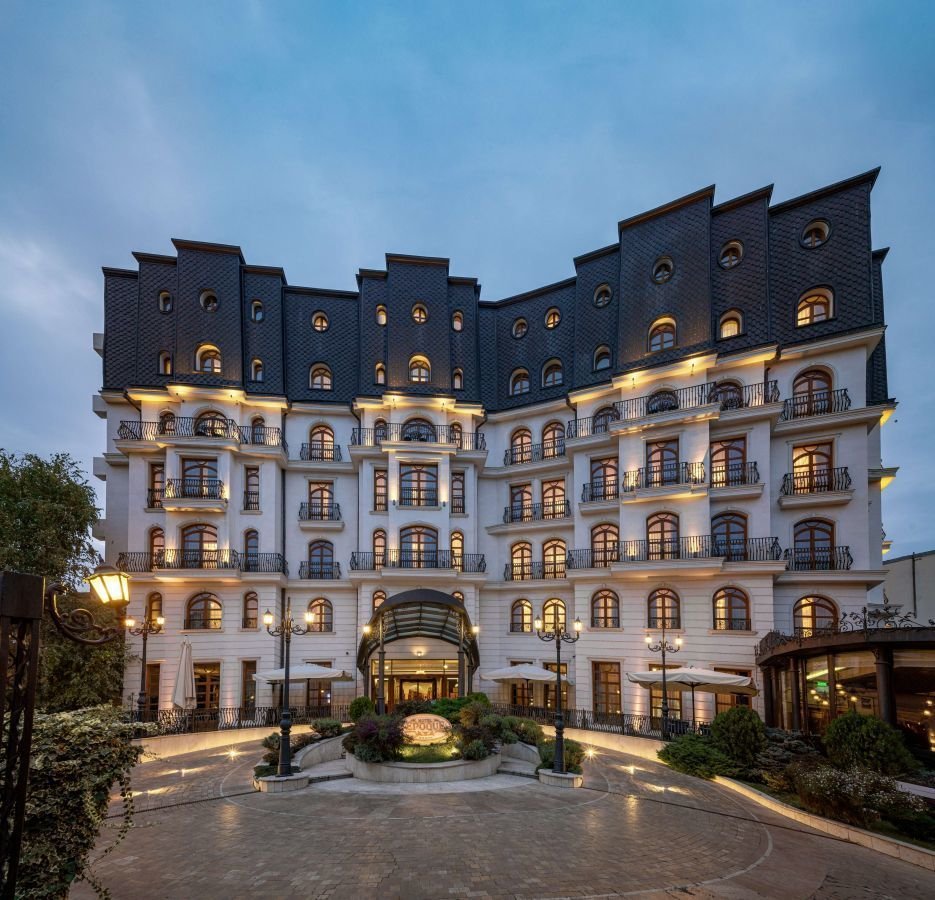 🏨 Hotel Epoque – O oază de lux discret în inima Bucureștiului